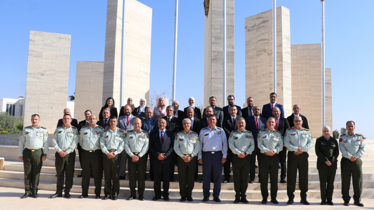 اختتام فعاليات برنامج التخطيط الاستراتيجي الوطني في كلية الدفاع