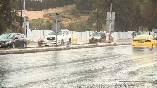 هطول زخات متفرقة من المطر اليوم السبت