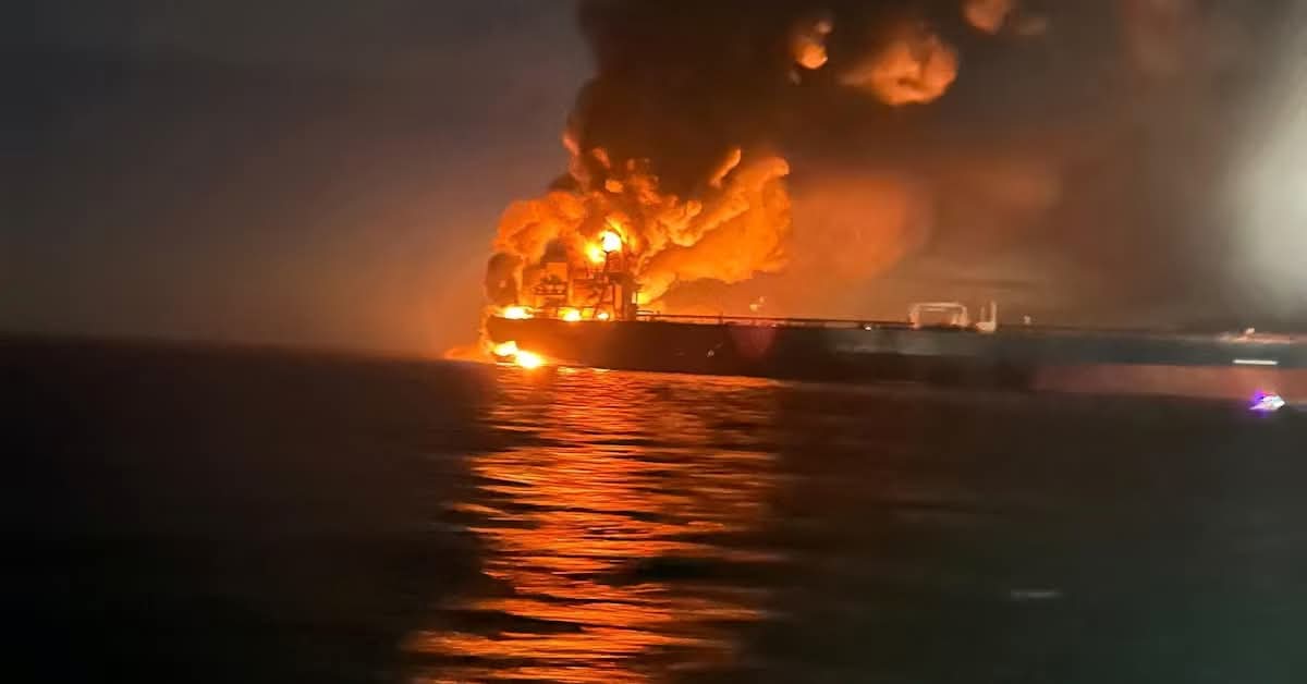 بلغاريا تعمل على إنقاذ ناقلة روسية تعرضت لهجوم أوكراني في البحر الأسود