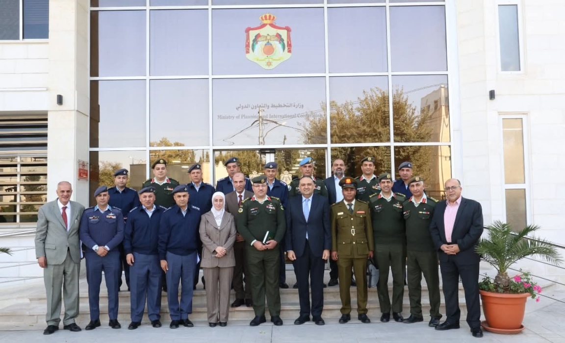وزارة التخطيط والتعاون الدولي تستقبل عدداً من كبار ضباط القوات المسلحة الأردنية