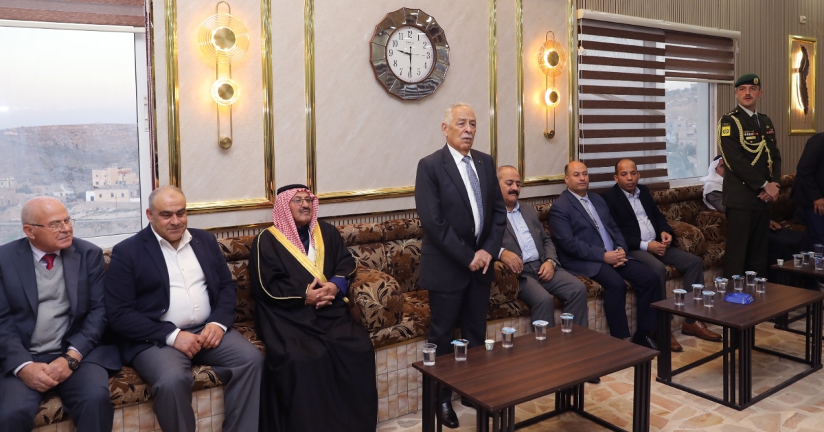 مندوبا عن الملك وولي العهد.. العيسوي يعزي النابلسي والجوارنة والزغول والطراونة...صور