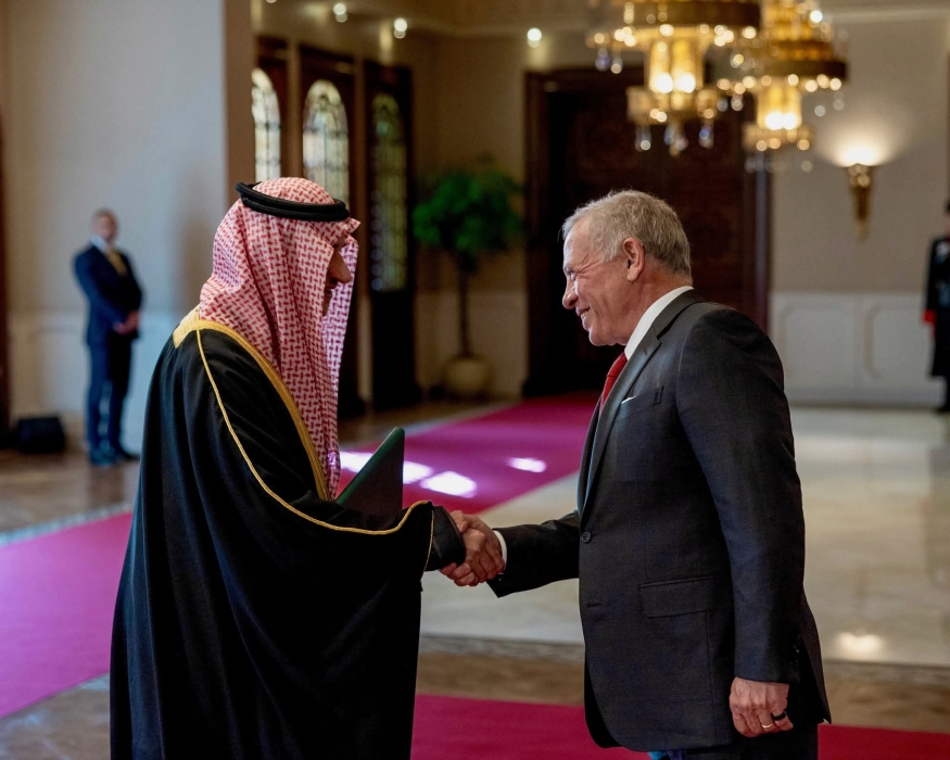 الملك عبدالله الثاني يتسلم أوراق اعتماد سفير السعودية الجديد في الأردن الأمير منصور آل سعود