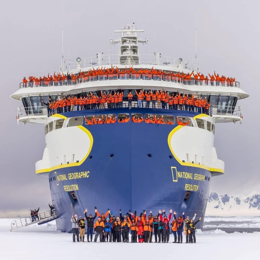 جنوب الدائرة القطبية الجنوبية – 25 ميلًا في عمق الجليد