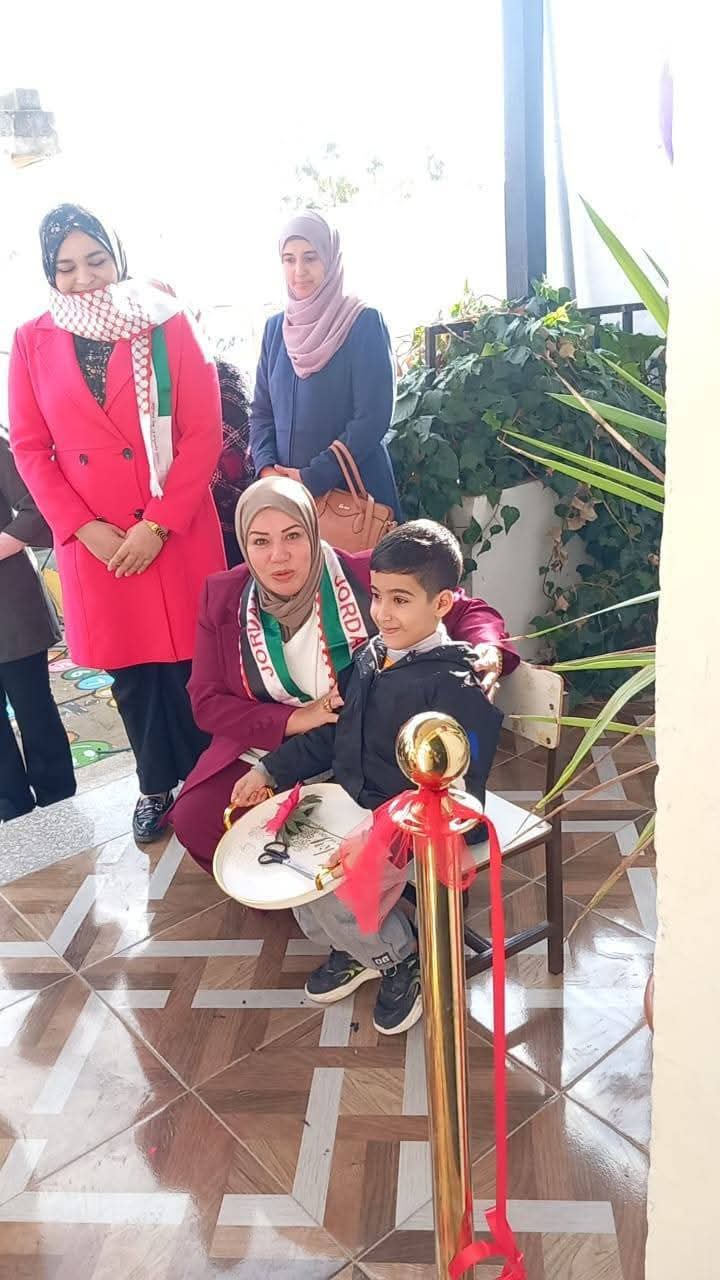 الشطناوي تفتتح غرفة التعليم الدامج وصف الفرح في مدرسة يبلا الاساسية للبنين