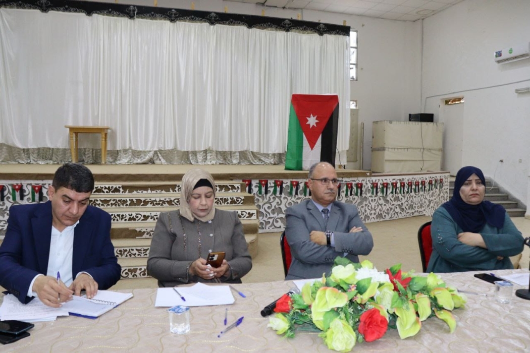 مدير تربية البادية الجنوبية يعقد اجتماعًا لمراقبي امتحانات الثانوية العامة الدورة التكميلية لعام 2025