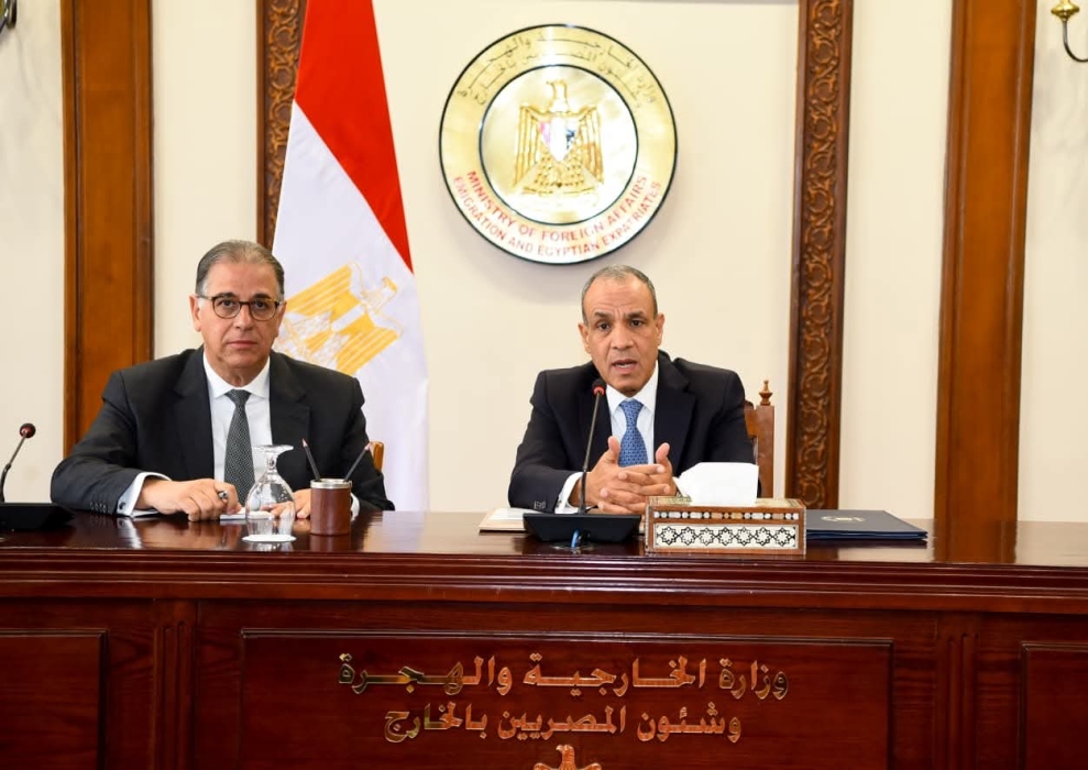 وزير الخارجية المصري يجتمع مع قيادات الوزارة لمتابعة سير العمل بالوزارة