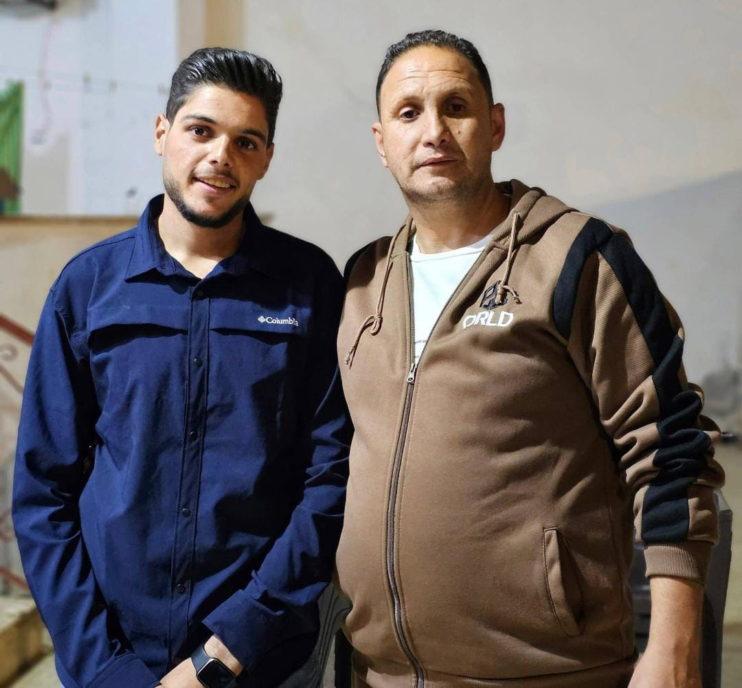 علاء عبيدات يهنئ أحمد فايز أبو حماد بزفاف نجله محمد