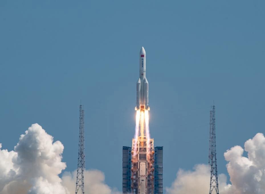 الصين تطلق مجموعة جديدة من الأقمار الاصطناعية للإنترنت