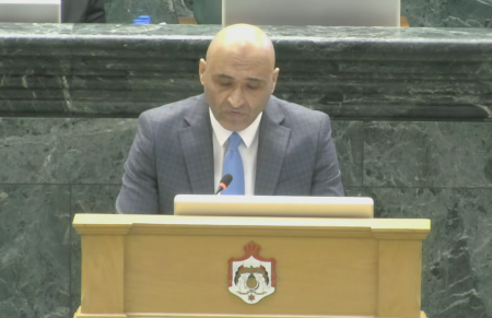 السراحنة يطالب الحكومة ببناء ملعب ومنطقة حرفية في لواء عين الباشا