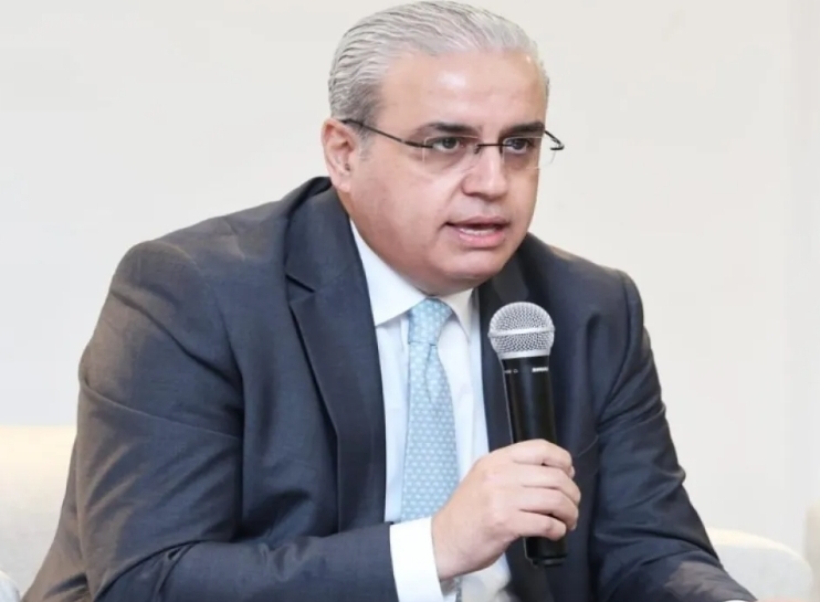 طفلة بحابة لعملية مستعجلة وملفّها الطبي حائر بين البشير وحمزة