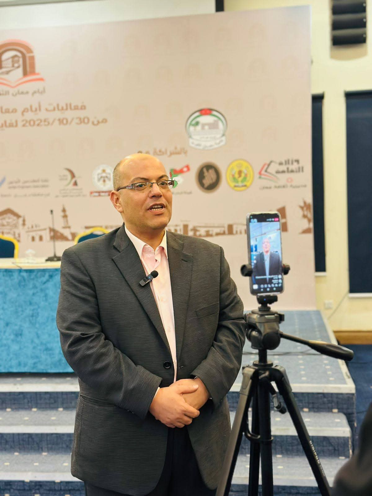 ال خطاب يحتفل بانتصار النشامى بمنح طلبته العلامة الكاملة في المشاركة