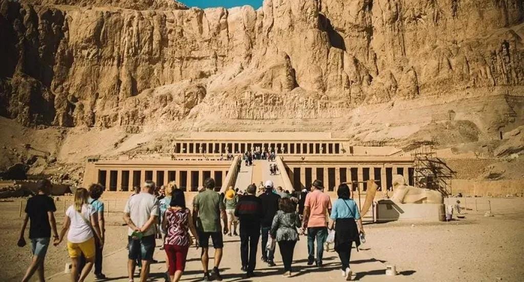 السياحة المصرية تقفز إلى 19 مليون زائر في 2025