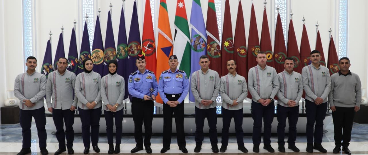 لقاء مدير الأمن العام مع فريق صُنع بعزيمة الفائز بجائزة الحسين 2025