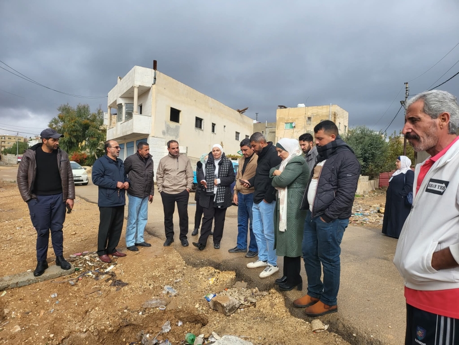 لجنة مشتركة تكشف على أضرار الشتوة الأخيرة في الحي الجنوبي بمادبا