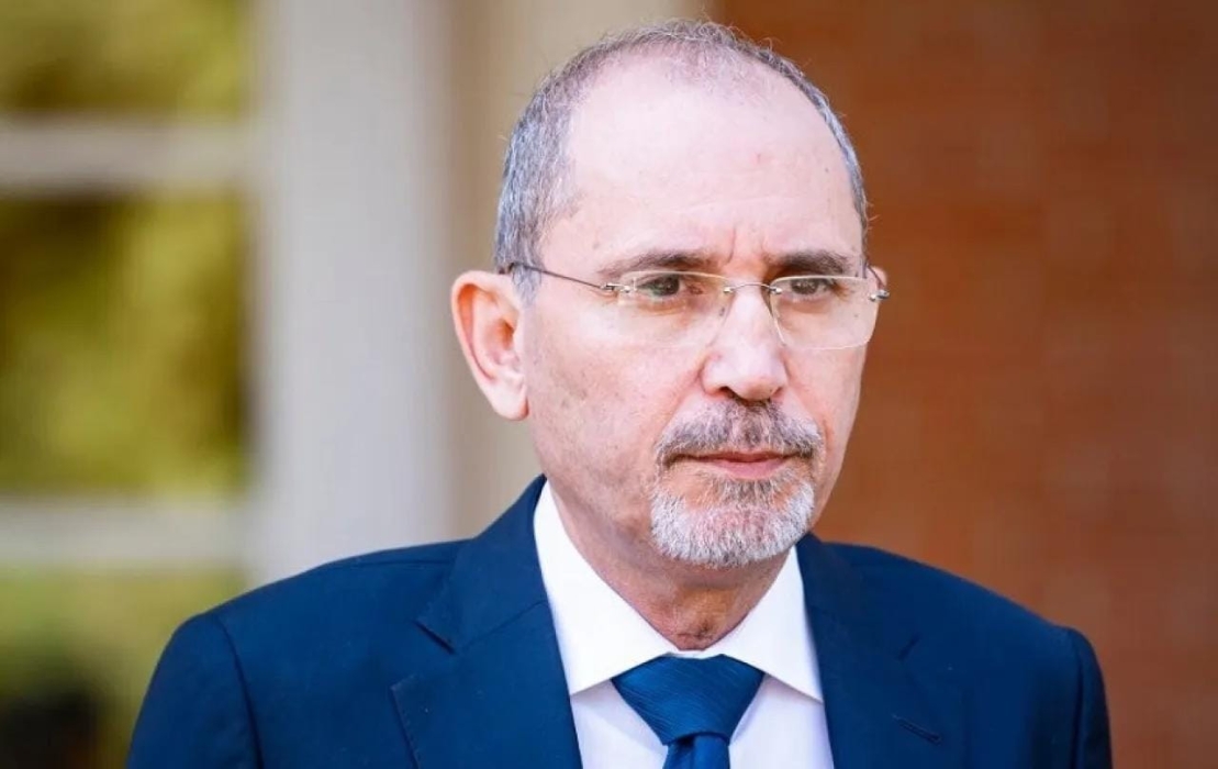 الصفدي يبدأ زيارة عمل إلى قطر