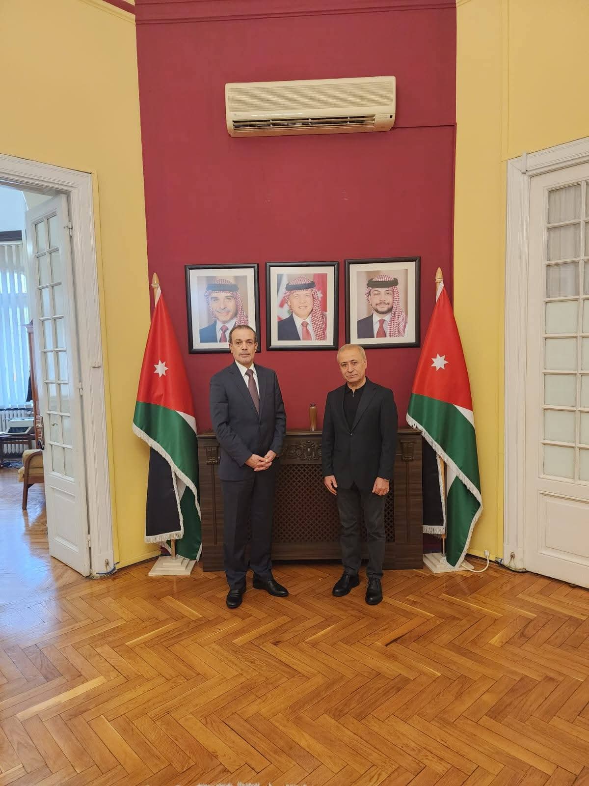 وفدٌ من الجالية الأردنية في بلغاريا يزور  سفارة المملكة الأردنية الهاشمية..صور