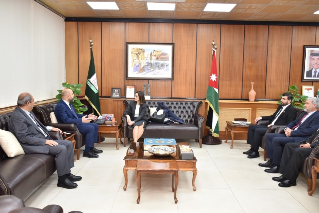السفيرة اليونانية في عمّان تزور جامعة اليرموك لتعزيز التعاون الأكاديمي والثقافي