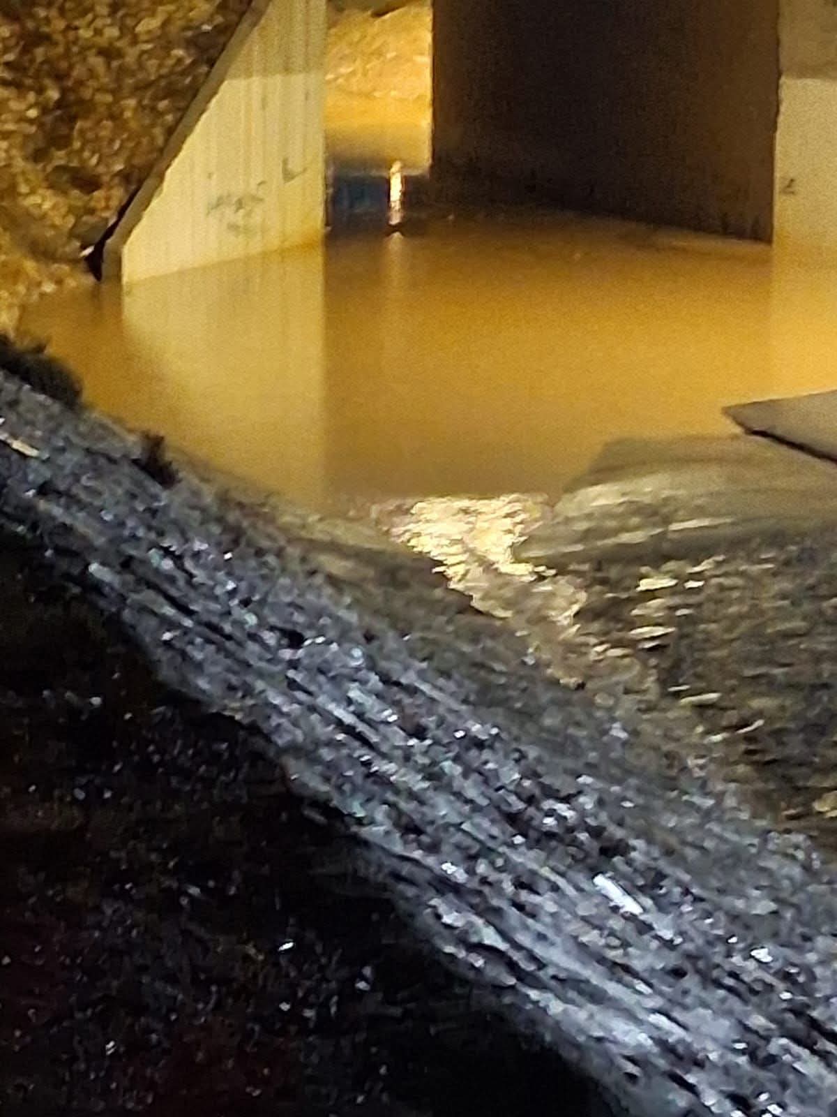 إغلاق نفق جسر المنشية – الموقر مؤقتاً بسبب ارتفاع منسوب المياه