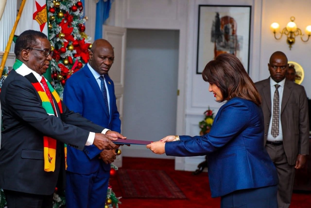 السفيرة المصرية في زيمبابوي تقدم أوراق اعتمادها إلى رئيس الجمهورية