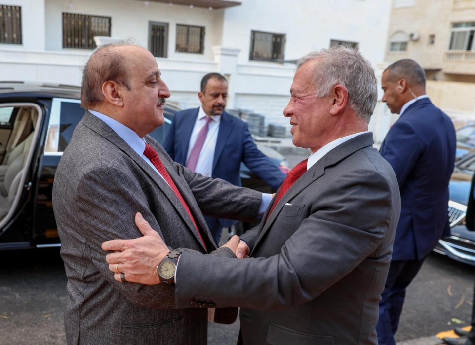 عوجان يقيم مأدبة غداء بحضور الملك وقيادات وطنية بارزة