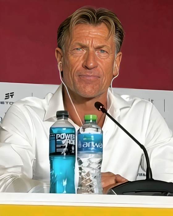 رونارد: واجهنا مباراة معقدة أمام فلسطين وما حدث في ركلة الجزاء الملغاة لم يكن قرارًا موفقًا في رأيي