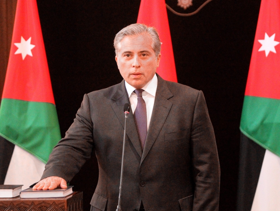 رئيس الوزراء يهنئ المنتخب بالتأهّل ويتمنى السلامة للنجم يزن النعيمات