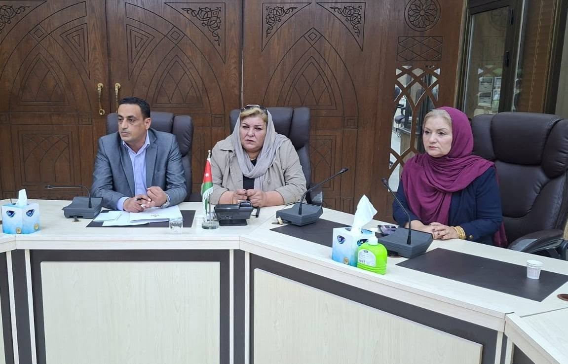 جلسة حوارية حول تعزيز المشاركة السياسية للمرأة والشباب في المفرق...صور