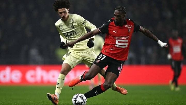 ريال مدريد يتجه إلى هدف فرنسي واقعي لتدعيم خط دفاعه