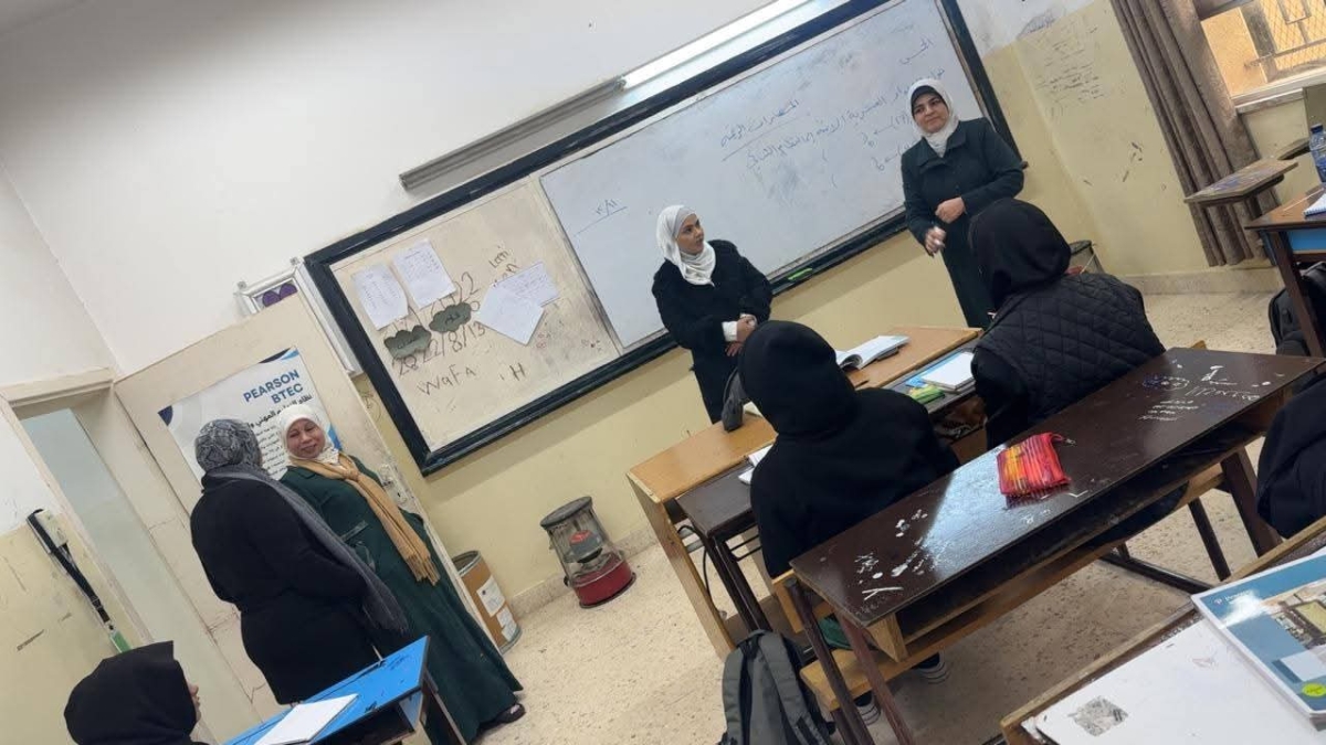 الخريشا تتابع سير وانتظام الدوام الرسمي في مدرسة الاميرة ثروت الثانوية للبنات ....صور