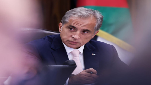 عاجل.. رئيس الوزراء يوجِّه باتِّخاذ الإجراءات لوقف بيع المدافئ المتسببة بحالات الوفاة والاختناق