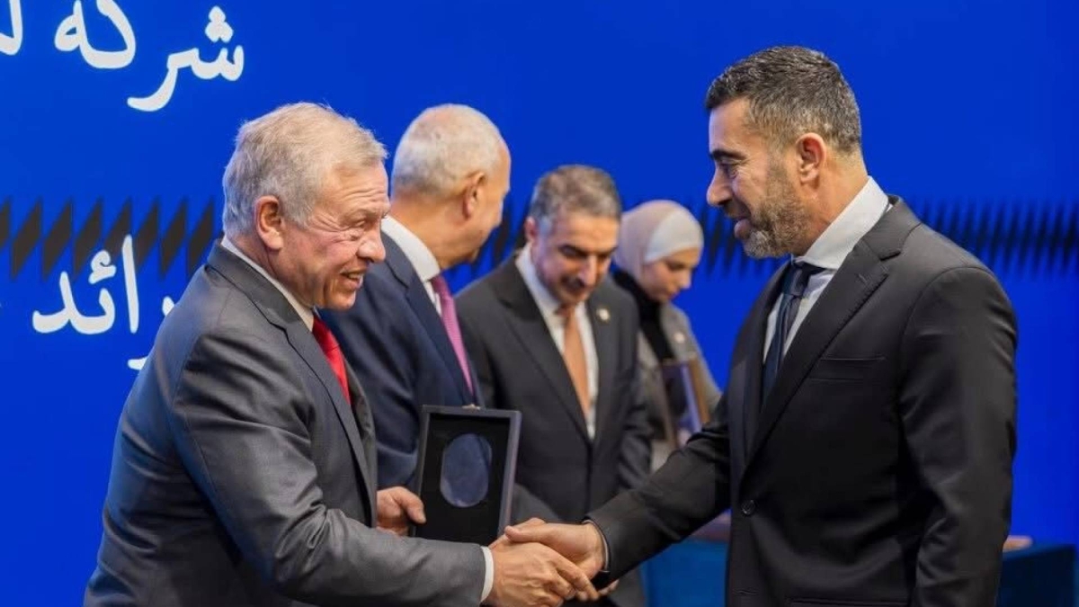 الملك يكرم شركة ليان وعلامتها لويال بدرع التميز