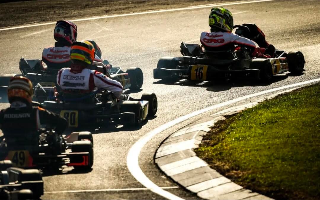 أنتونيلي تنكّر في حلبة كارتينغ وحطّم الأزمنة خلال العطلة الشتوية