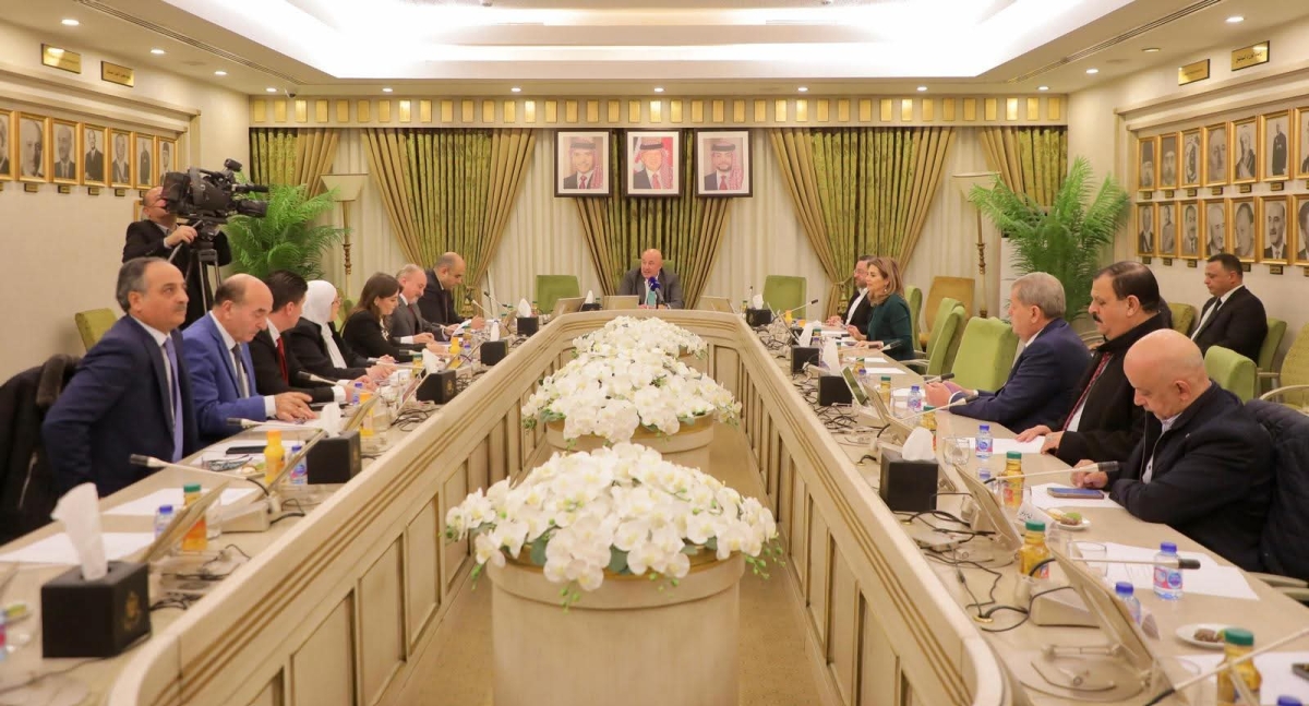 مالية الأعيان تبحث سياسات البنك المركزي وسوق رأس المال وموازنة الداخلية شارك