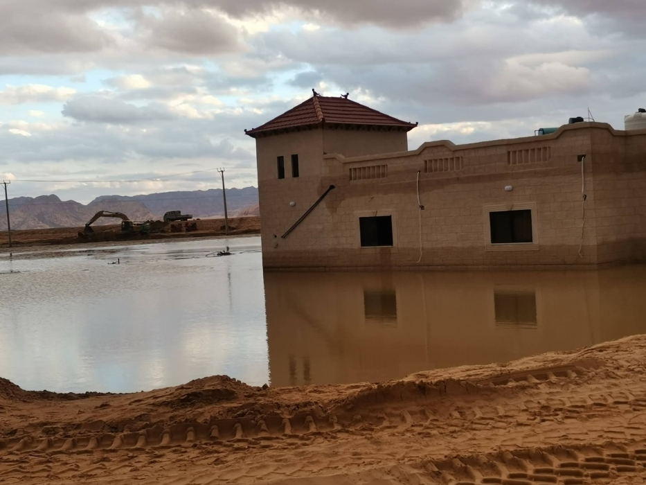 سيول جارفة تضرب الديسة… جهود ميدانية لتخفيف الأضرار وتعزيز السلامة العامة....صور