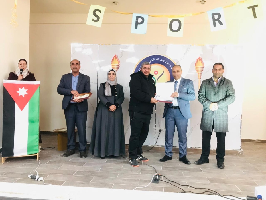 العقيل يكرم المتميزين بجائزة الملك عبدالله  الثاني للياقة البدنية بذيبان