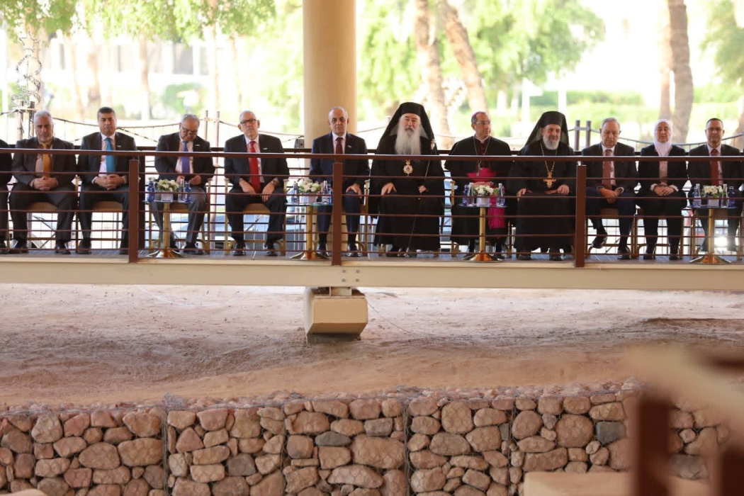 مندوبًا عن جلالة الملك عبدالله الثاني، وزير السياحة  يرعى افتتاح كنيسة العقبة الأثرية...صور