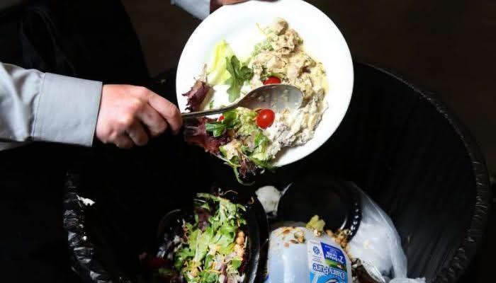 المواطن الأردني يهدر 81.3 كغم من الغذاء سنويا والزرقاء الأعلى معدلا