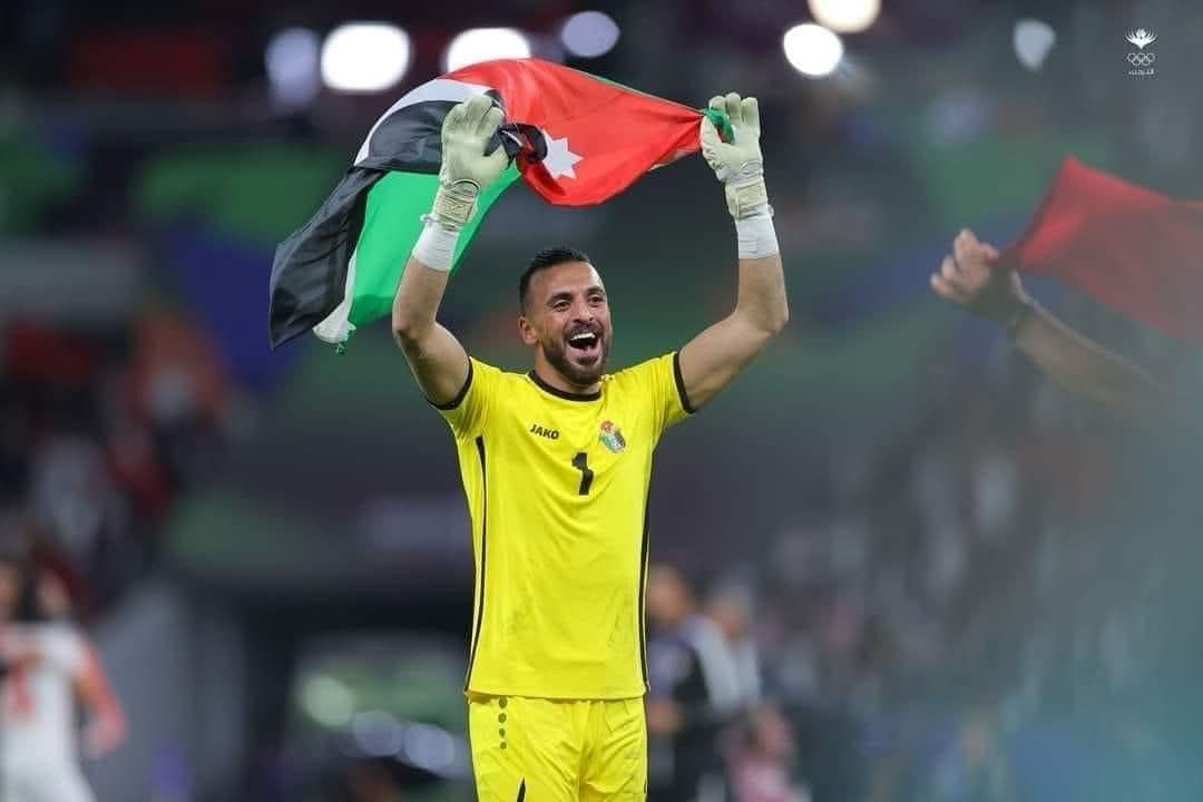 حارس النشامى أبو ليلى يوجه رسالة حادة للسعودي سالم الدوسري