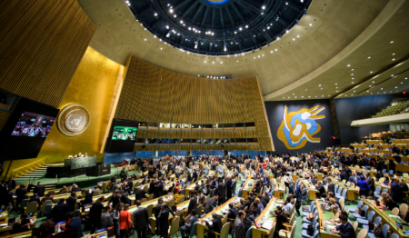 جمعية الأمم المتحدة تعتمد قرارًا يؤكد حق الفلسطينيين بتقرير مصيرهم