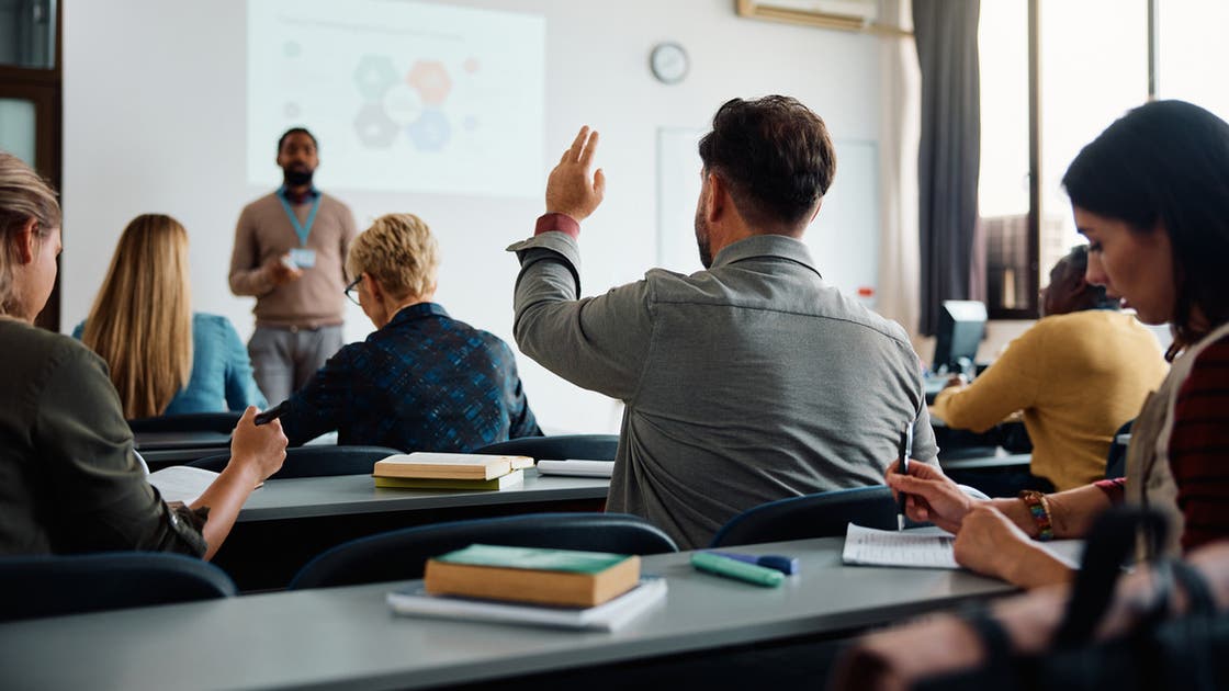 في سن الثانية عشرة.. فتاة تدخل الجامعة في ألمانيا