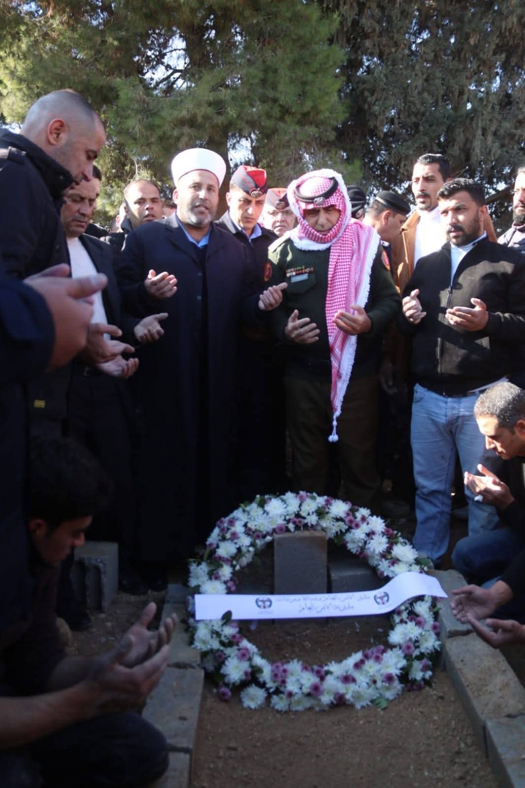 الأمن العام يُشارك بتشييع جثمان العقيد المتقاعد هاشم الخلايلة