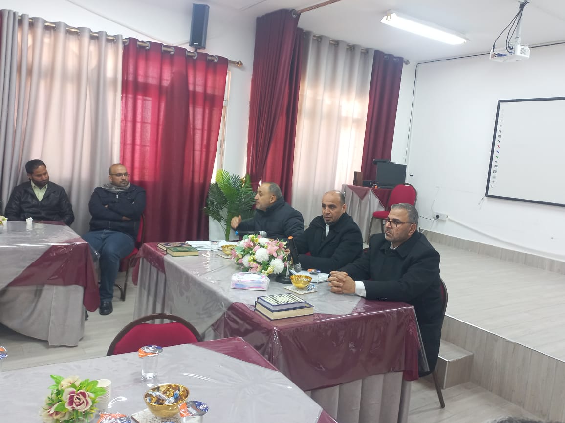 النعيمات يجتمع بمراقبي الثانوية العامة