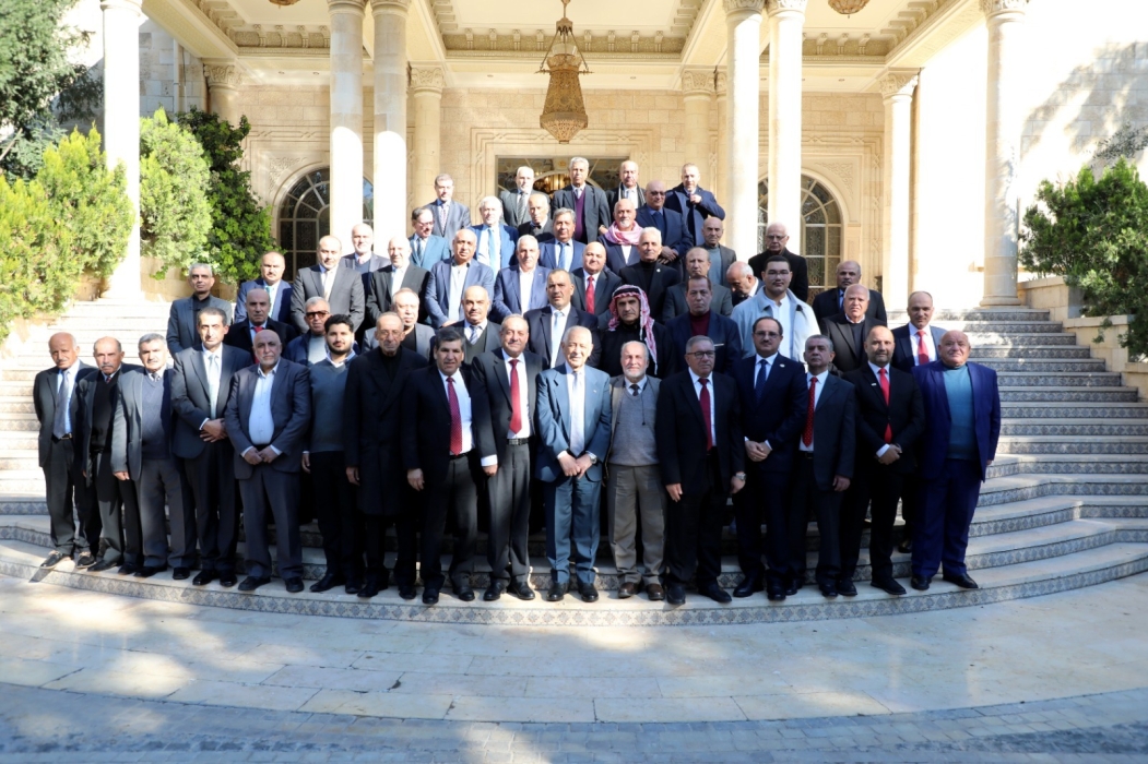 العيسوي خلال لقائه وفدا من أبناء عشائر حلحول الخليل بالأردن...صور