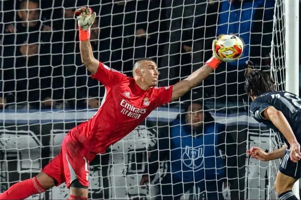 حارس مرمى ريال مدريد: لا أحد يشكك في تشابي ولا أعتقد أنني أنقذت وظيفته