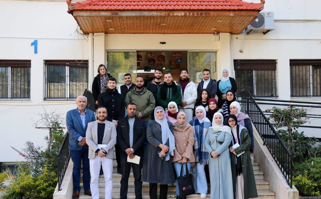 كلية العلوم في جامعة الزرقاء تزور دائرة الإحصاءات العامة