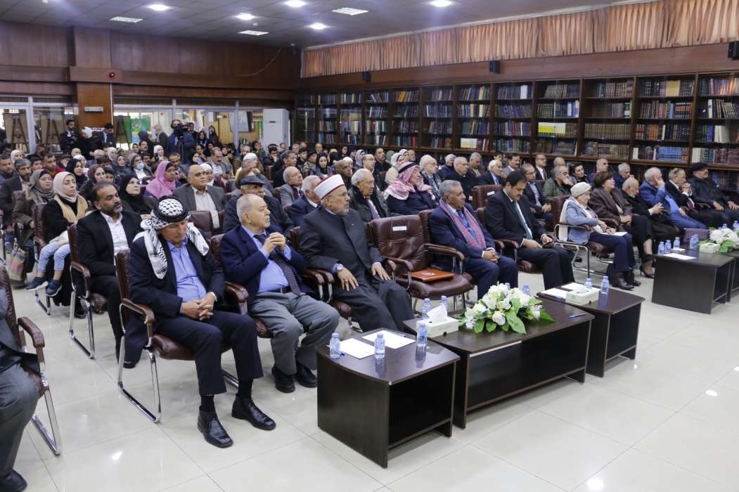 المجمع يحتفي باللغة العربية في يومها العالمي