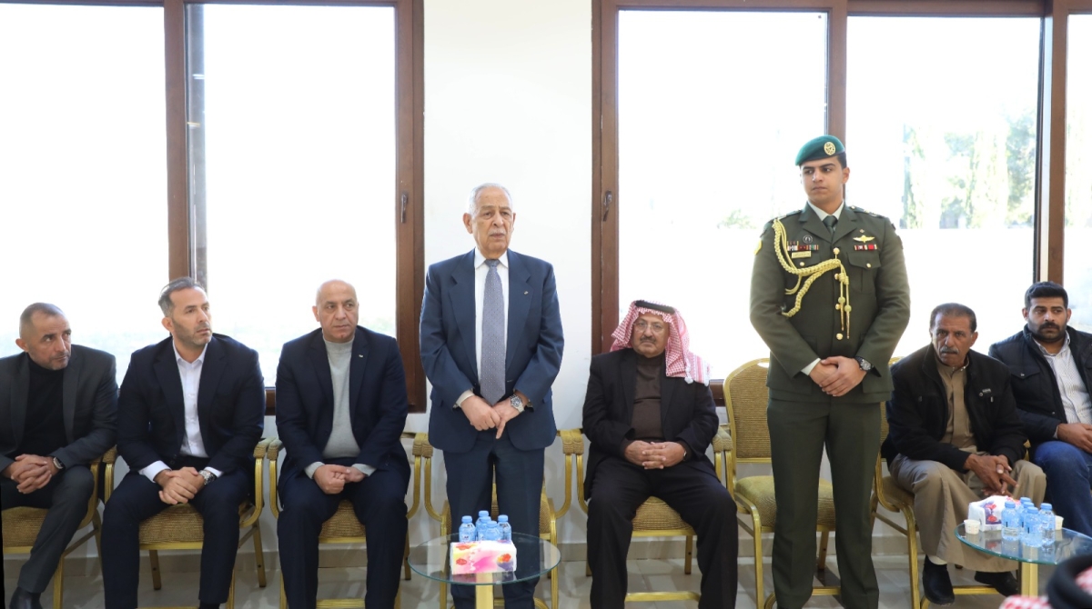 العيسوي ينقل تعازي الملك وولي العهد إلى عشائر الشبول والرشدان والخلايلة والسعايدة والبقور...صور