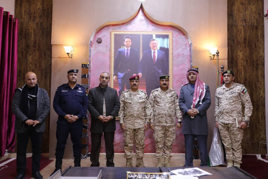 نائب رئيس جامعة مؤتة للشؤون العسكرية يزور مدرسة الكرك الثانوية للبنين..صور