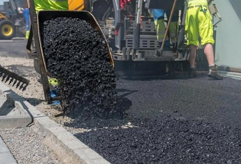 الأمانة تباشر أعمال تعبيد بمساحة 500 ألف متر مربع بكلفة 3 ملايين دينار