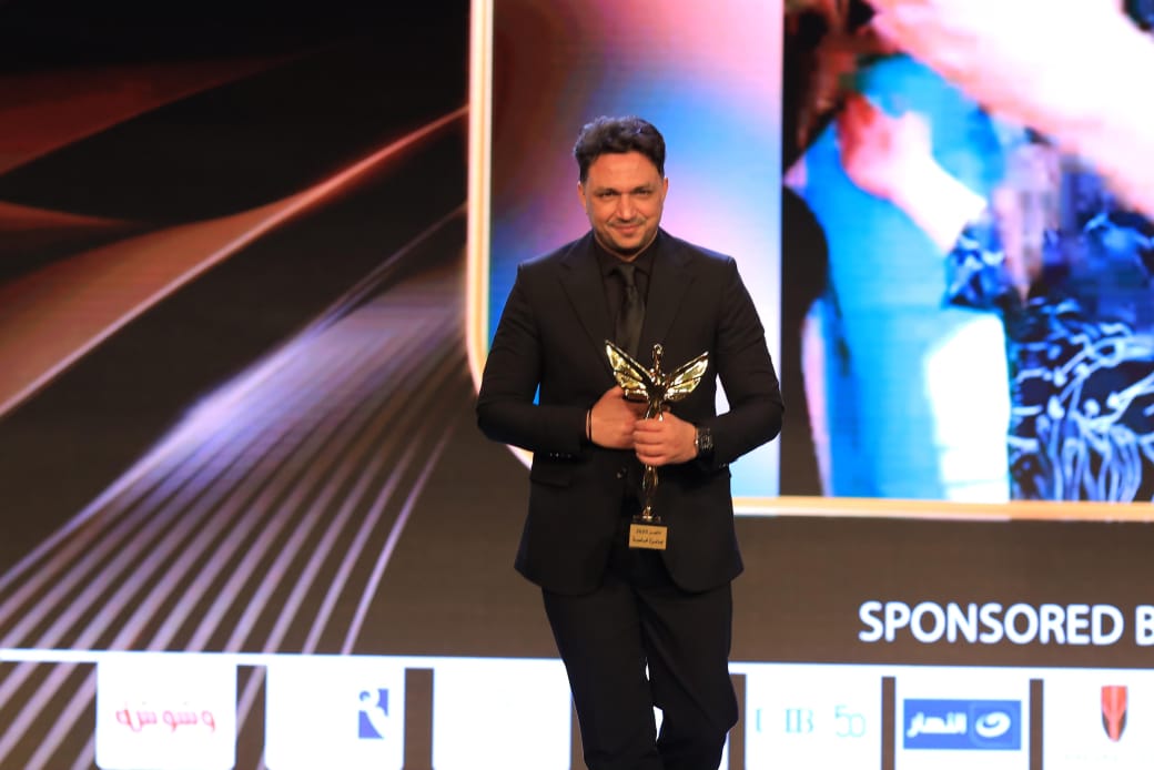 عمرو سلامة يتوج بجائزة أفضل مطرب شعبي 2025 في مهرجان «وشوشة للأفضل»